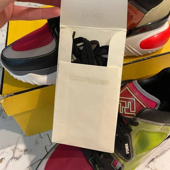 FENDI SNEAKERS - Picture 5 of 12